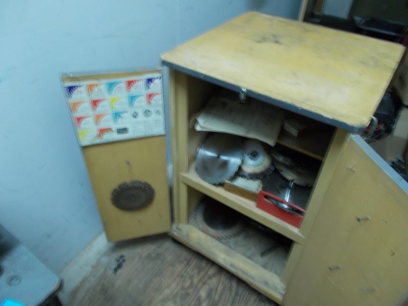workbench with door/storage, wheels